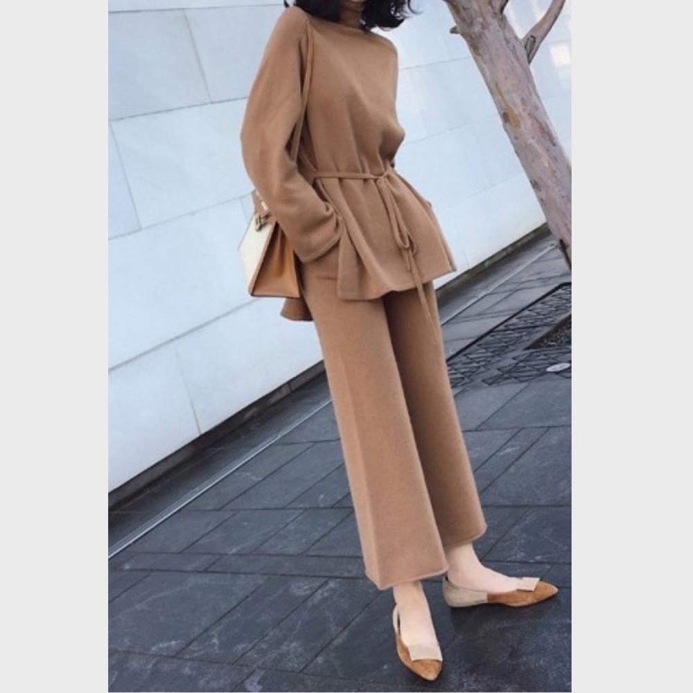 CAMEL KNOT SWEATER SETS